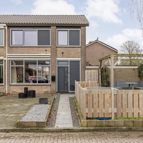 D H van der Scheerstraat 12