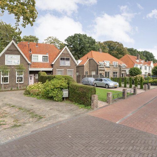 Burg van der Lelysingel 1