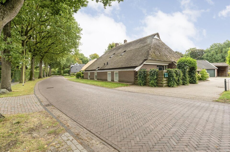 Burg ten Holteweg 1 a DALEN