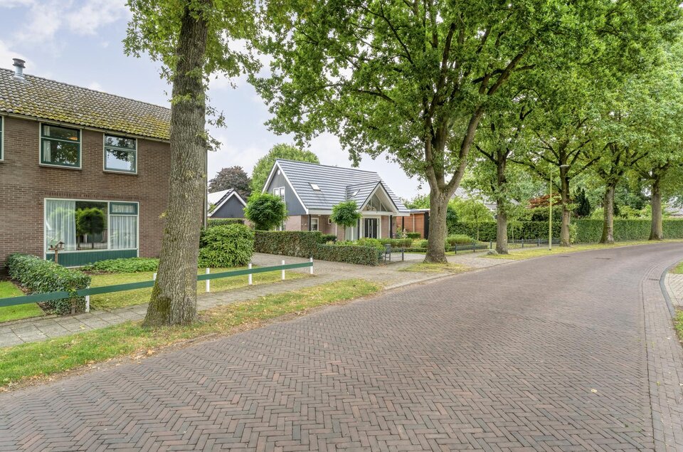 Burg ten Holteweg 1 a DALEN