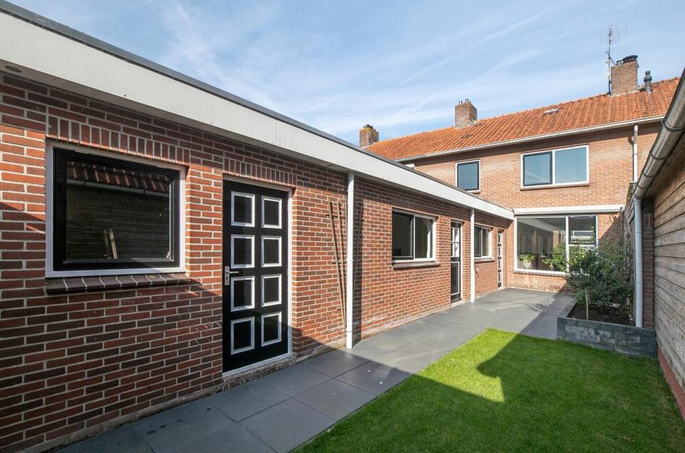 van Houtenstraat 8 COEVORDEN