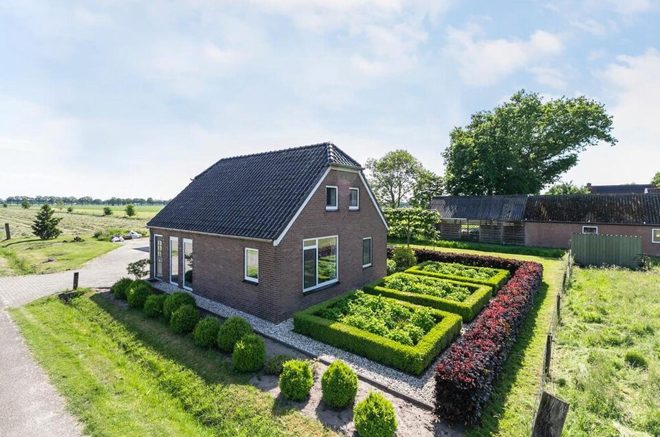 Van den Beltsweg 2 LUTTEN