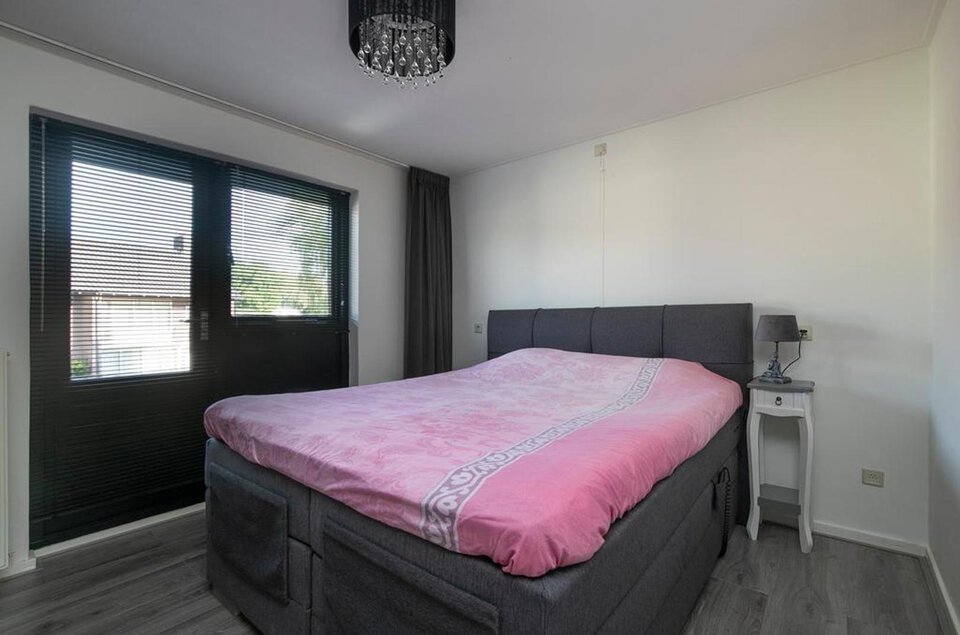 van Houtenstraat 8 COEVORDEN
